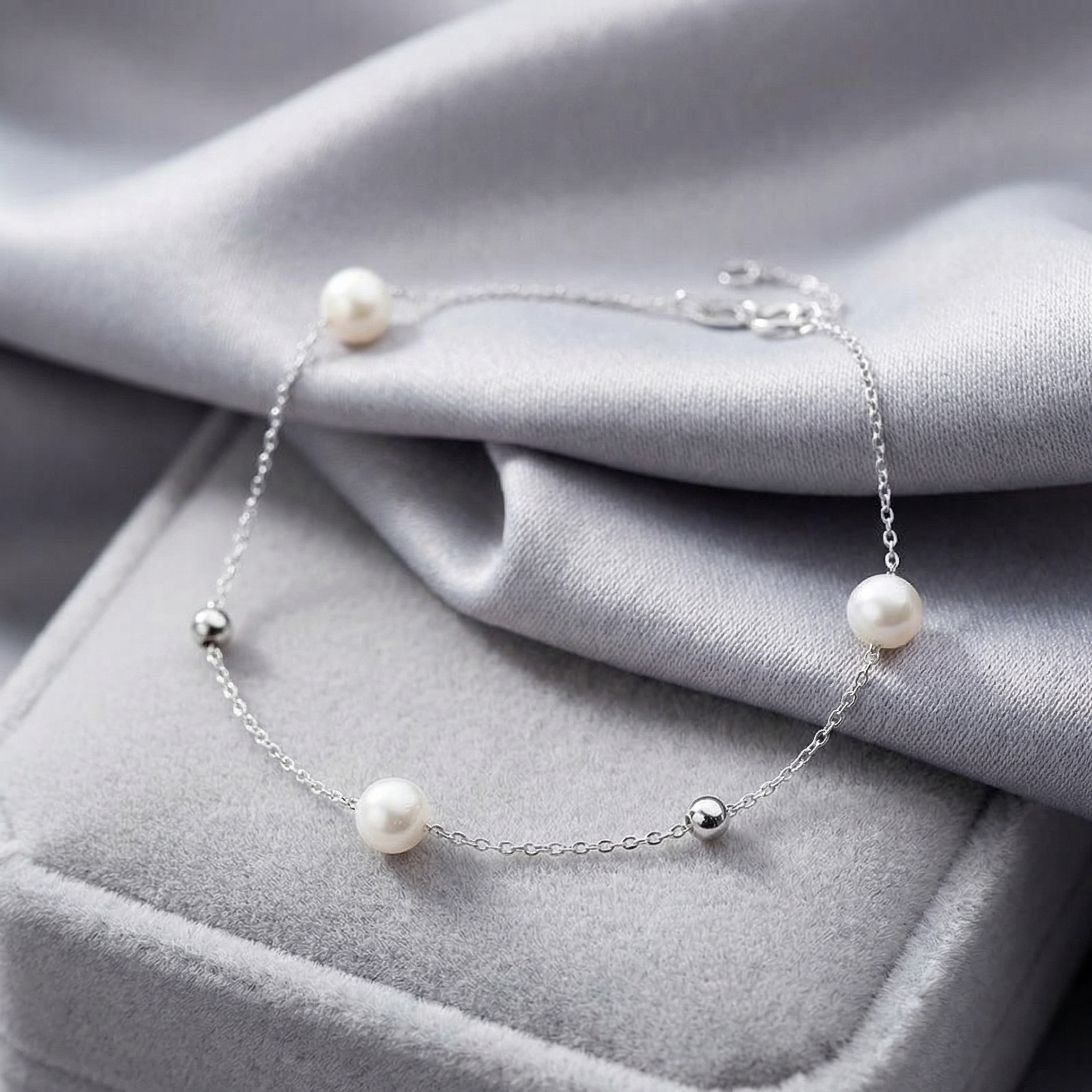 Lunelle Pearl Bracelet