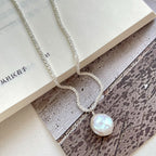 Élan Pearl Pendant Necklace